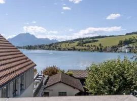 SOLUNA STAY I Penthouse lake view I 20 Min to Luzern I Kidsfriendly I Self-check-in I WIFI I Ski I Free Parking