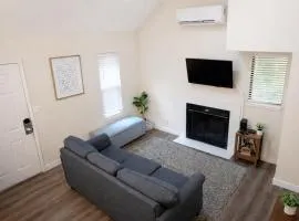 Two Bedroom Loft, King Beds, Down Town Convenience