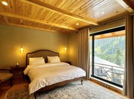 Lala Rukh Resort PK, hotel a Jugut