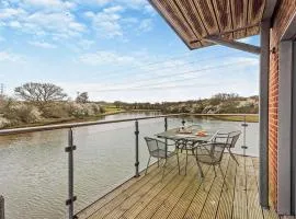 4 Bed in Newport oc-94556