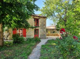 Gîte de Marcoux, authentic and warme house, hotel i Saint-Laon