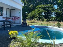 1Private house with pool and 2 bedrooms, Hotel in Rivas