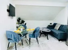 Boardwalk Bungalow 2 Up to 3