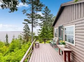 Breathtaking Views! Cozy Log Cabin in Northport