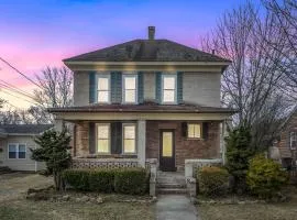 Broadway Cottage - Town, Hot Tub, Fire Pit, Grill, Wifi, Family Friendly, Pet Friendly