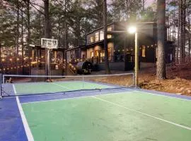 New! Pickleball, Sauna, Hot Tub, Family Retreat