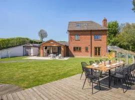 5 Bed in Pant-y-Dwr oc-w30200