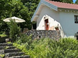 Tiny House La Tourelle, mini casa em La Rosi&egrave;re