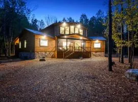 New! HIGH LUXE Mini Golf, Heated Pool, Hot Tub