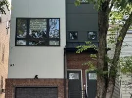 Elegant Retreat Near EWR n NYC