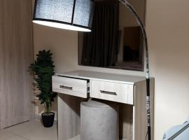 استديو غرفه واحد ودورة مياه, Hotel in Al Kharj