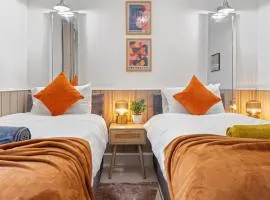 Churchill Apartment- 4 Beds- Free Parking- Near NEC BHX & HS2