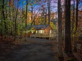 Cabin at Sleepy Creek - Creek Access, Wifi, Pet Friendly, Fire Pit, Charcoal Grill, Screen Porch, Wood Stove, Deck, Family Friendly