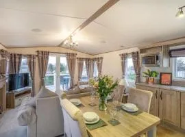 Luxury Family Lodge -Sleeps 6 -Golf-Beach-Starlink