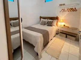 Suíte Cumuruxatiba ótima localização entrada independente à 50 metros da prainha da igreja