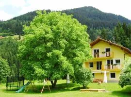 Apartment Ruhige Ferienwohnung in Feld am See by Interhome