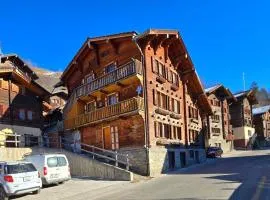 Apartment Typische Wohnung Le Ver Luisant- Val d'Hérens by Interhome