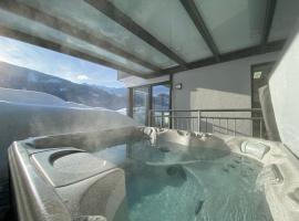 Holiday Home Charmantes Ferienhaus mit Whirlpool by Interhome, hotel a Strassen