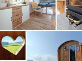 Apartment Zirkuswagen vom Sommerhof by Interhome, hotel v mestu Rohrbach