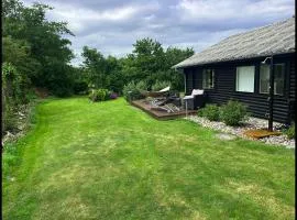 Dejlig sommerhus 150m fra privat strand