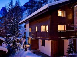 Holiday Home Freistehendens Chalet Zen Zermatt an bester Lage by Interhome, Hotel in Zermatt