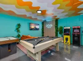 5 Mi to Beach Game Room with Karaoke Grill