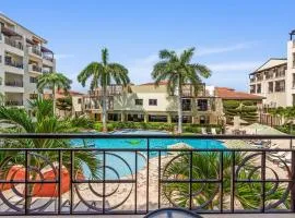 PC206 - Pool View - 1 BR Perfect for a couple - Close to Palm Beach - 1BR