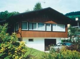 Holiday Home Chalet Magnus am Sarner See by Interhome, villa en Oberwilen