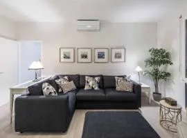 Apartment Elegante Penthouse-Wohnung mit Seeblick by Interhome