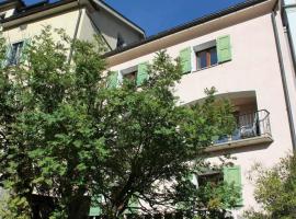 Apartment Plazzet 12 by Interhome, hotell i Samedan