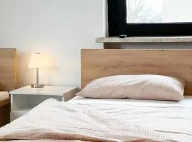 Großzügige OG Ferienwohnung in Linkenheim frieden apartments