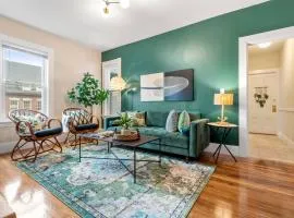 Downtown Beverly|KING BED|Minutes to Salem+Train