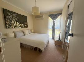 Cozy private room Quiet and comfortable retreat, hôtel à Langwarrin