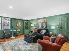 1BR Downtown Salem | Parking |Steps 2 Witch Museum