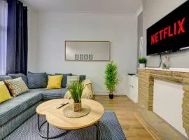 Cosy 2 Bedroom 4 Beds with Parking and near City Centre