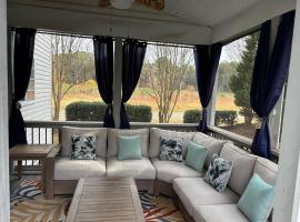Spacious, Private Home with On-Site Parking & Enclosed Patio, hotel a Durham