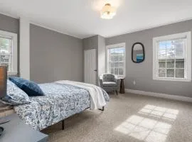 1803 Downtown Salem 1BR | Walk to Everything