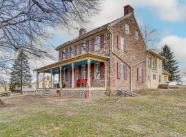 Rural and Historic Detour Escape with Horses On-Site!, hotell i Detour