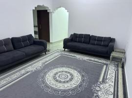 جزيرة مصيره, hotel v destinácii Ḩilf