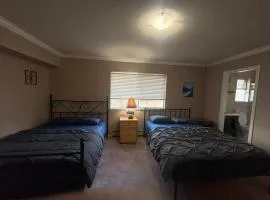 North Delta Budget Stay - Scott Road - Free Parking & Fast WiFi