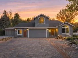 All Seasons Getaway by NW Comfy Cabins