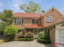 MetaWise Cozy Family Room 1 in Shared Home Free Parking