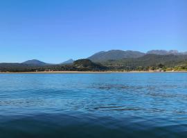 Carretera Austral, Cabaña entre Mar y Cordillera - Chaica, hotel di Puerto Montt