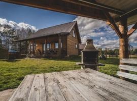 Holiday home with private pond, jacuzzi and sauna, hotel v destinaci Lipusz