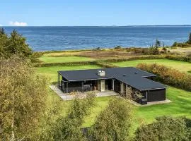 Beach Front Home In Spøttrup