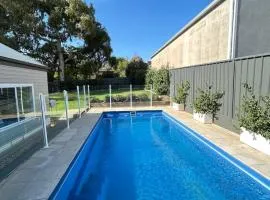 Cozy Granny Flat in Wagga Wagga Walk to CBD
