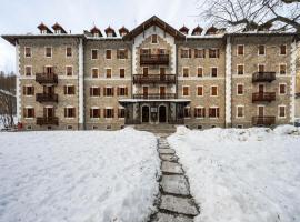 In the historic building, con aria condizionata, hotel Ceresole Realéban