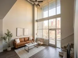 Boulevard Stays Midtown 30ft Ceilings 1BR 01
