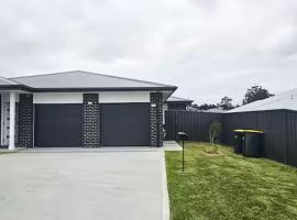 Modern 2 Bedroom Retreat at Gillieston Heights, khách sạn ở Maitland