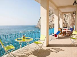 terrazza metese, hotel v destinaci Meta